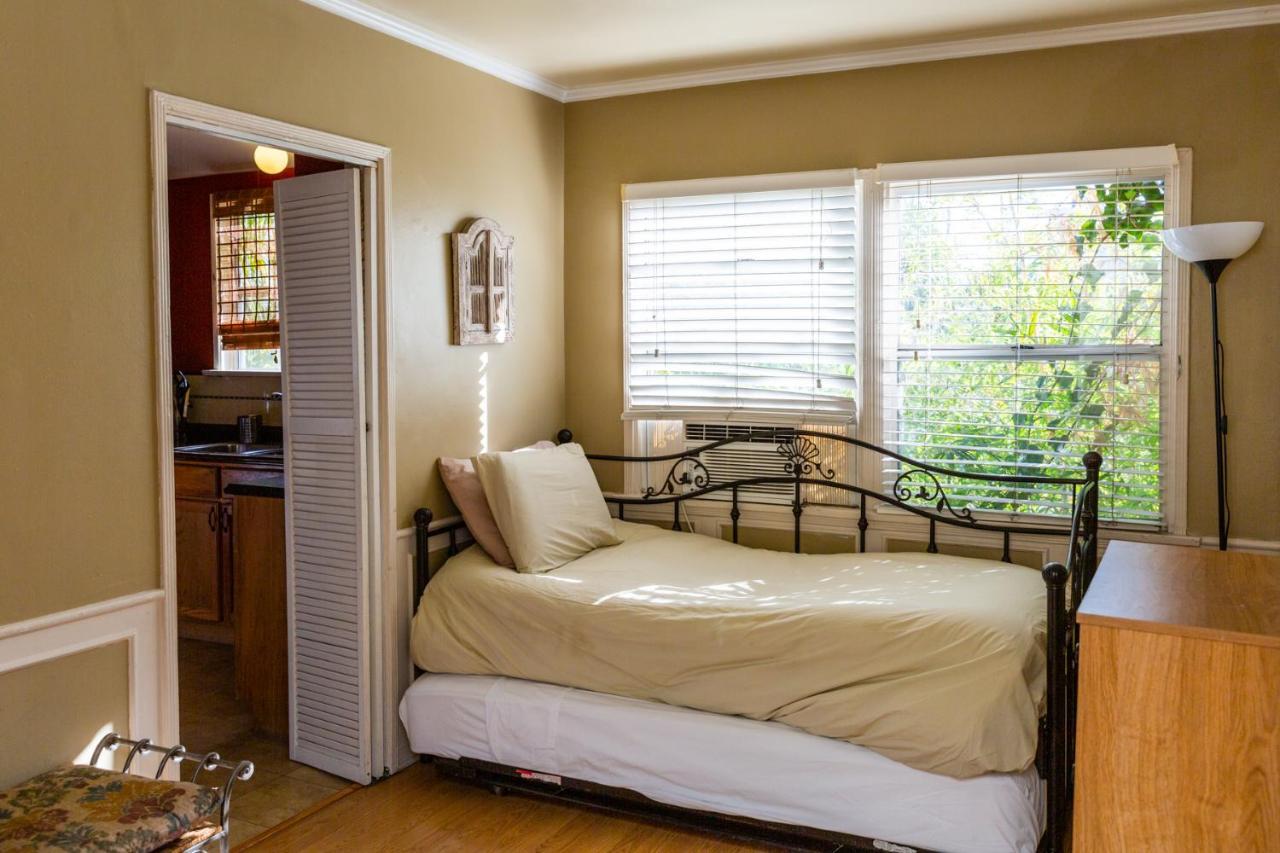 Apartment Hollywood Hills Suites *