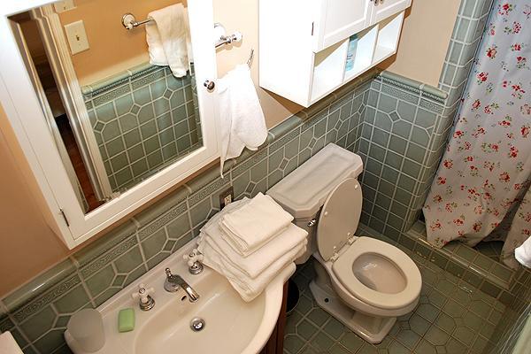 Hollywood Hills Suites Apartment *
