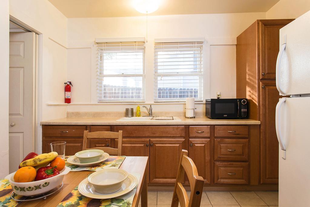 Apartment Hollywood Hills Suites Los Angeles